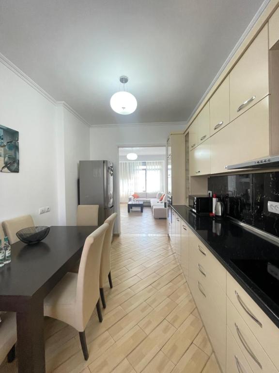 At Your Home Abroad - Apartment in private house - Image 7