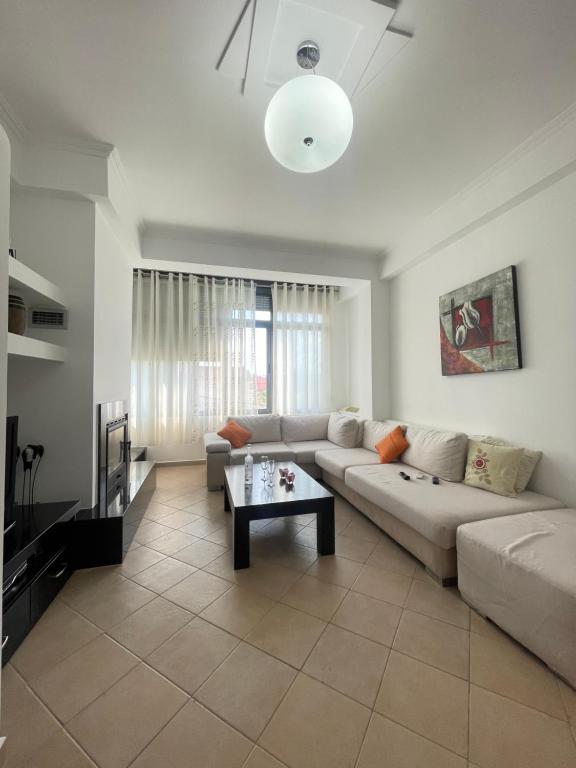 At Your Home Abroad - Apartment in private house - Image 3
