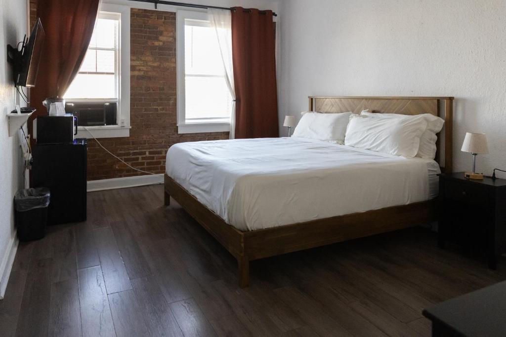 Hunter Arms Hotel photo
