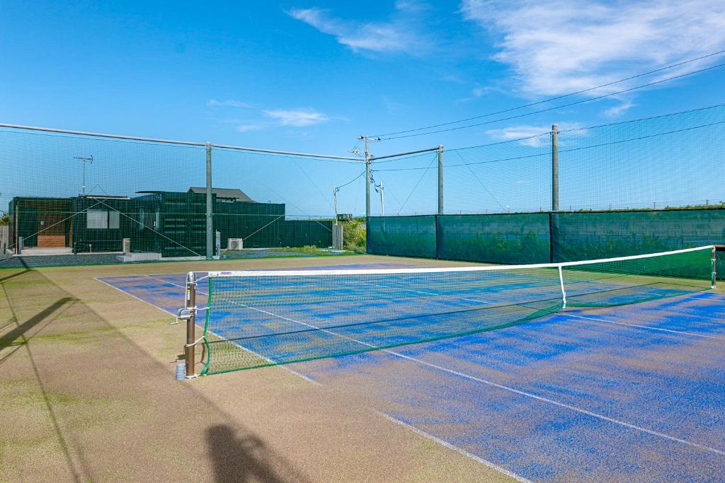 Tenis a/nebo squash v ubytování Riviera Kujukuri - Self Check-In Only nebo okolí