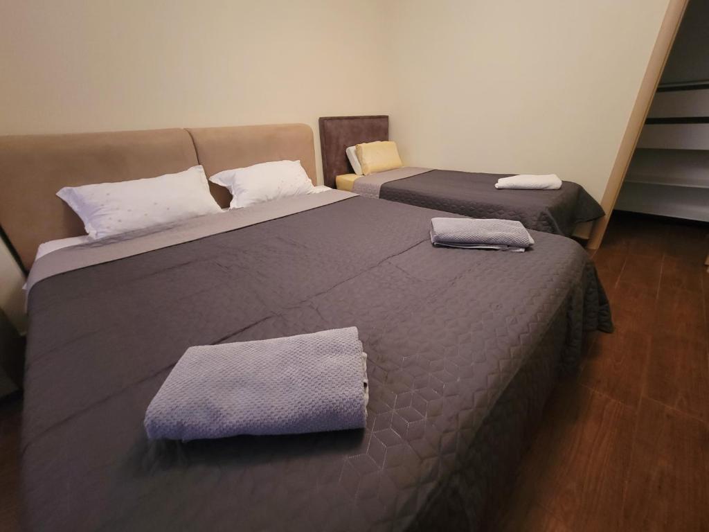 Spacious and Cozy Apartment - Image 5