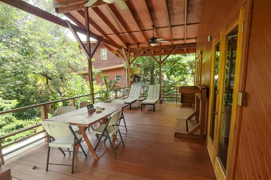 Balkón nebo terasa v ubytování TropicalArts Resort&Studios