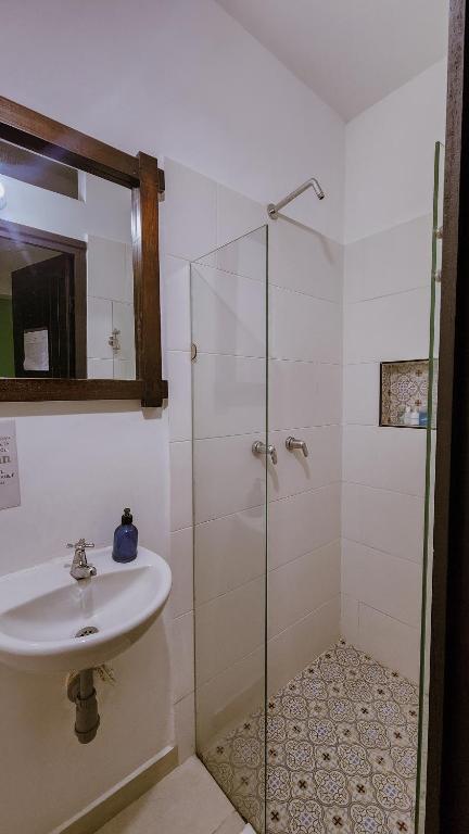 Koupelna v ubytování Tuki Hostel & Lounge