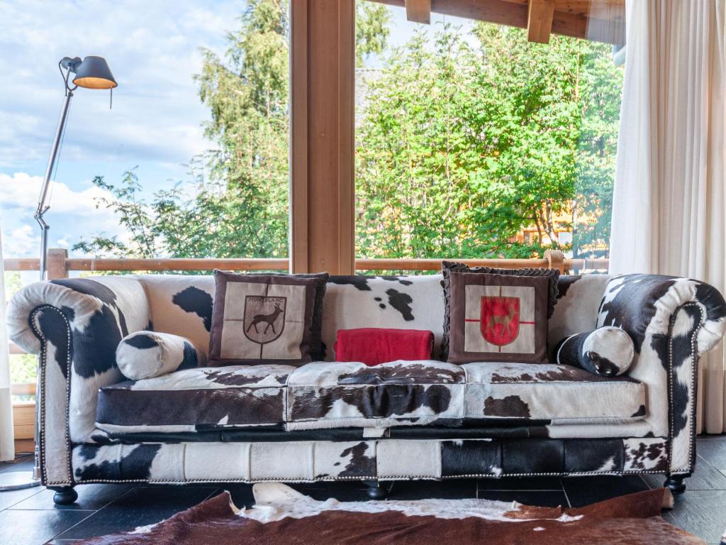 Posezení v ubytování Chalet Sebas by Interhome
