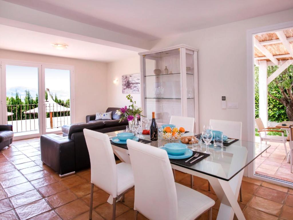 Posedenie v ubytovaní Villa Villa El Camino by Interhome