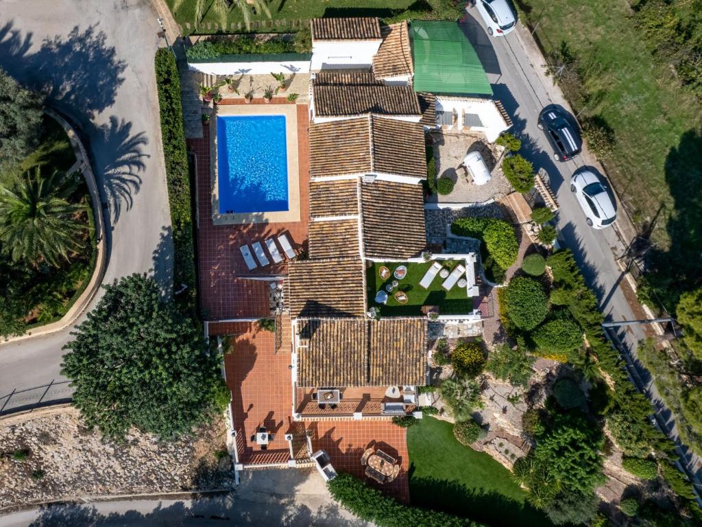 Bazén v ubytování Villa Villa Monte Feliz by Interhome nebo v jeho okolí