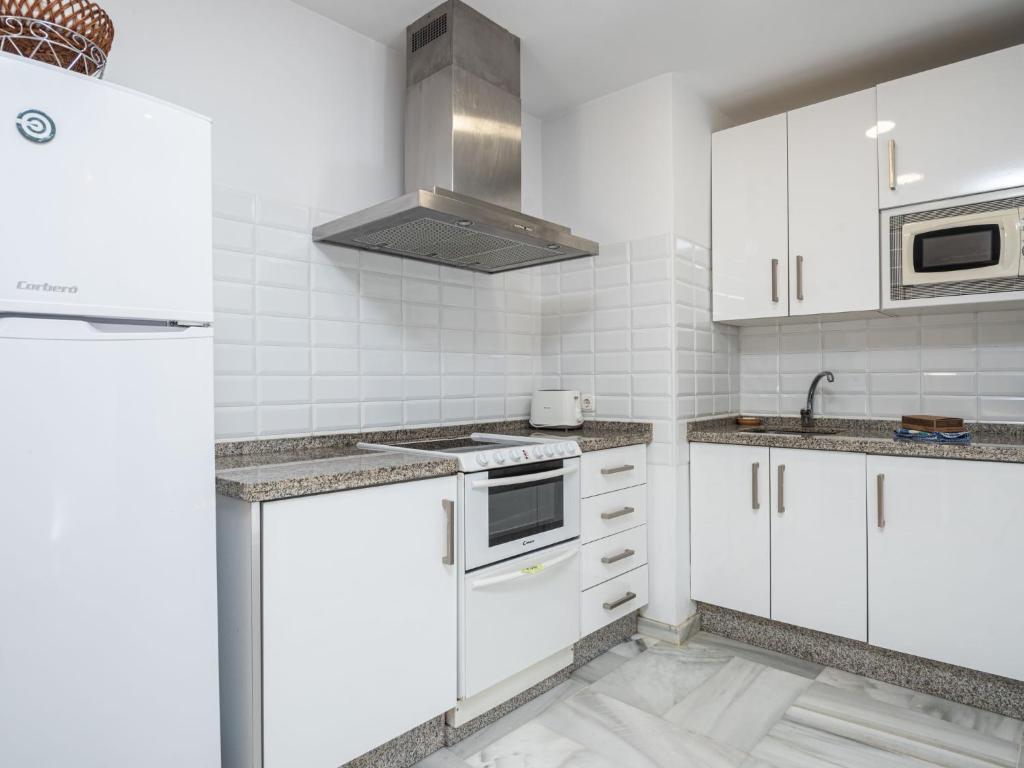 Kuchyňa alebo kuchynka v ubytovaní Apartment Jardines del Mar by Interhome