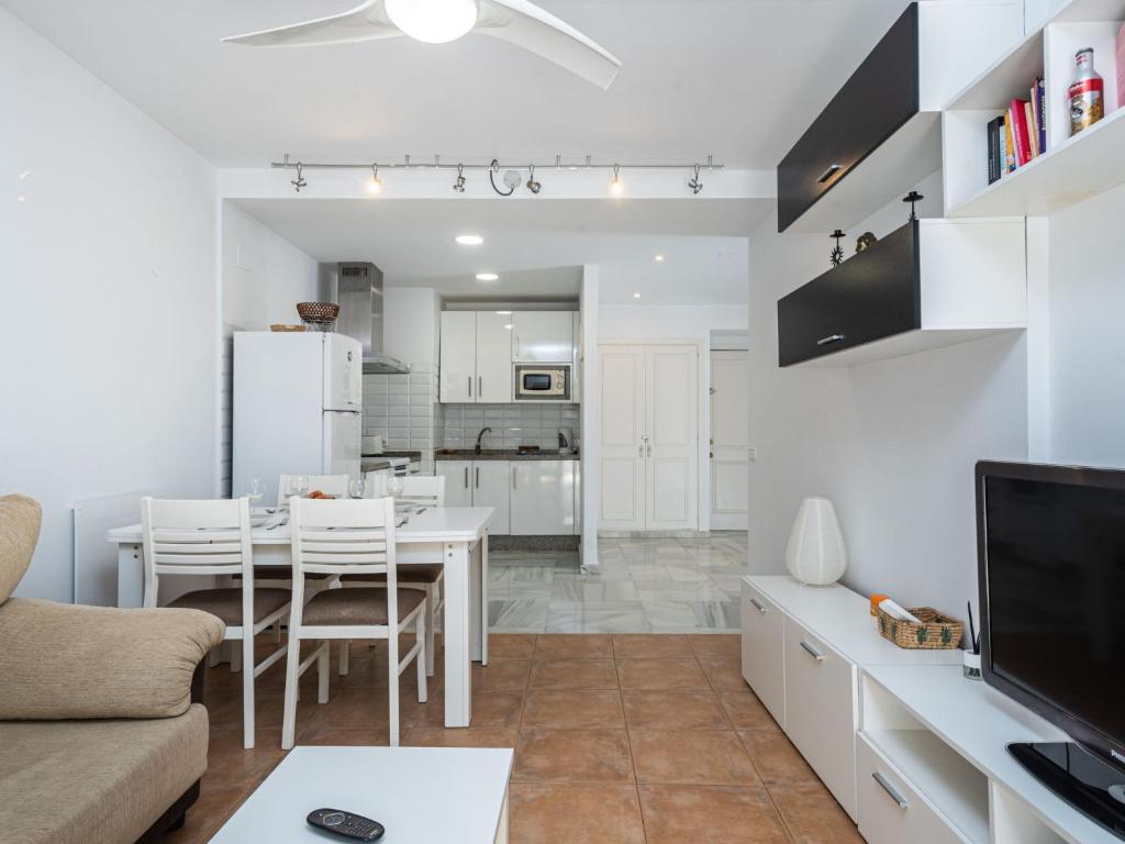 Kuchyňa alebo kuchynka v ubytovaní Apartment Jardines del Mar by Interhome