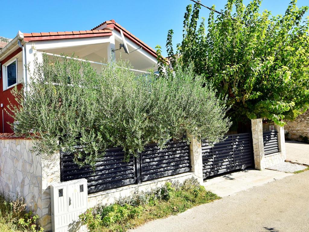 Vonkajšia záhrada v ubytovaní Holiday Home Markic by Interhome