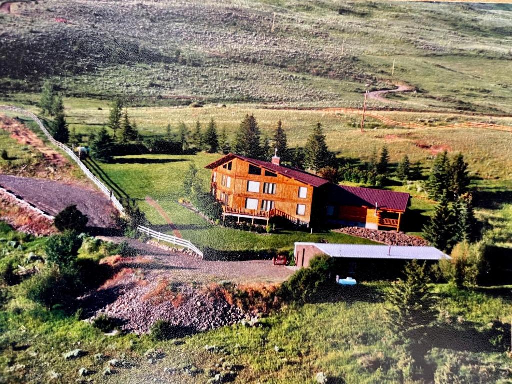 Tom Miner Creek Main House, Emigrant (updated prices 2024)