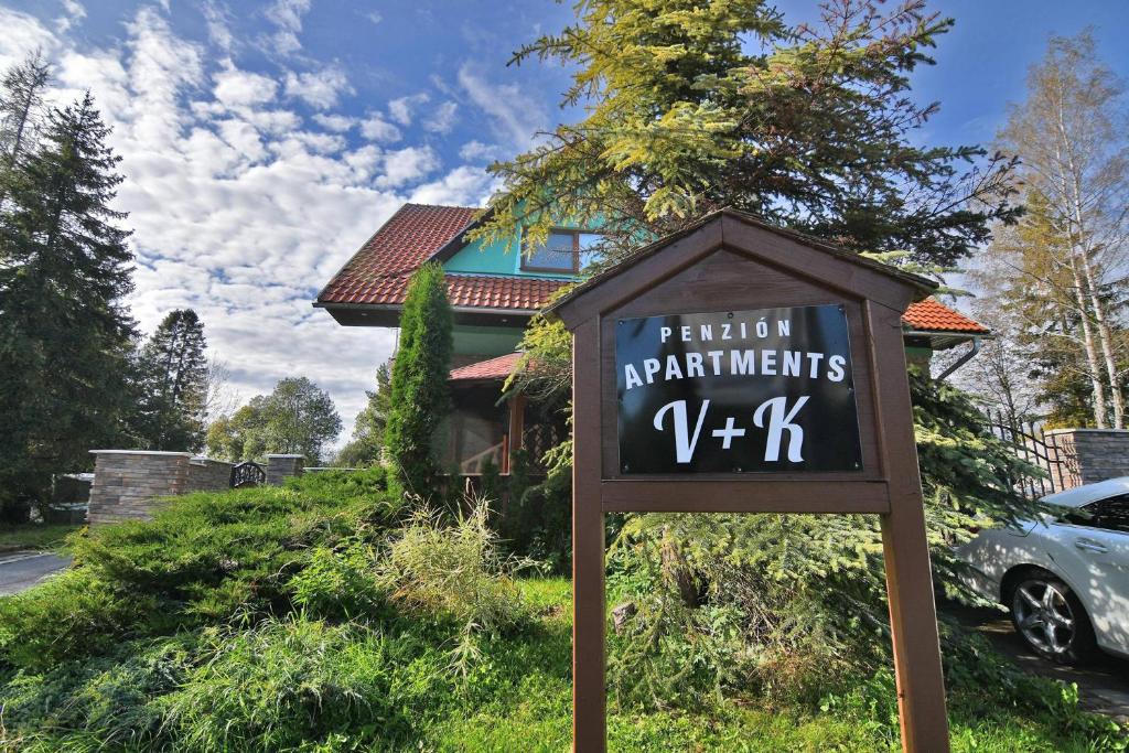 Vonkajšia záhrada v ubytovaní APARTMENTS V+K