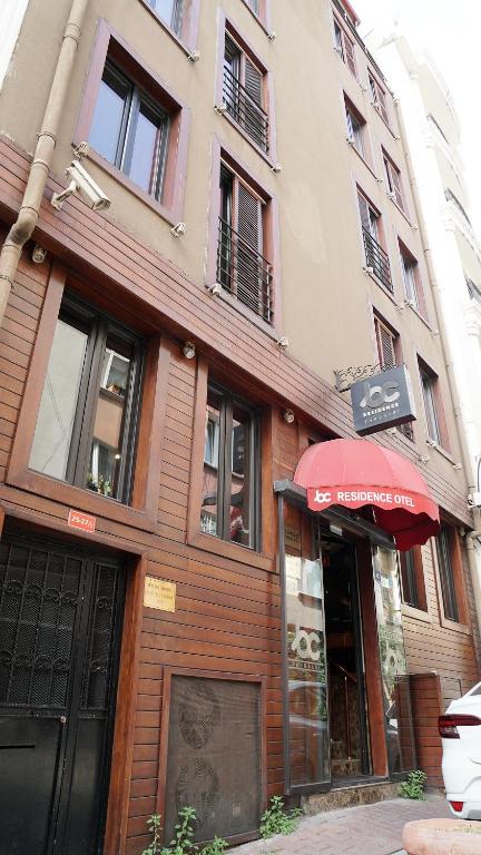 The building in which a szállodákat is located