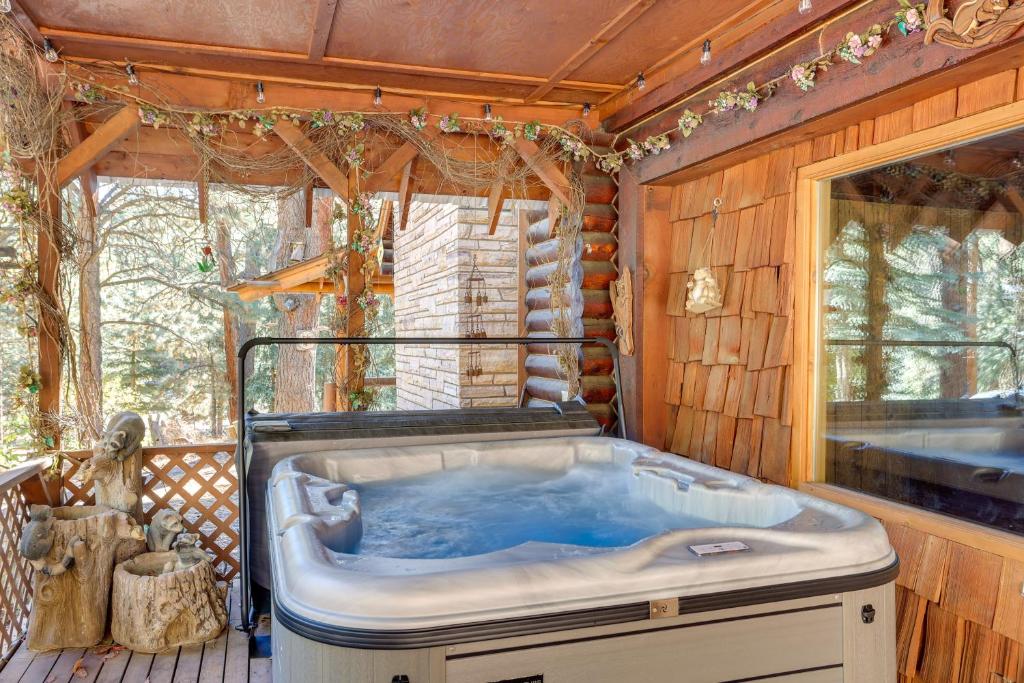 PetFriendly Bayfield Cabin with Game Room and Hot Tub, Vallecito