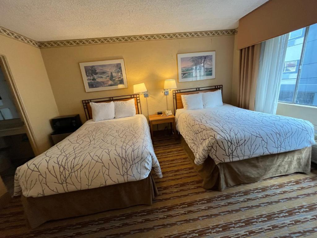 Travelodge by Wyndham Seattle By The Space Needle photo
