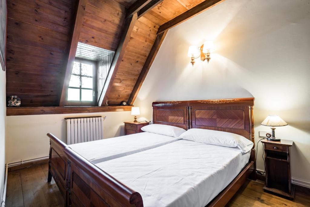 Postel nebo postele na pokoji v ubytování Casa Pinarrets by Totiaran