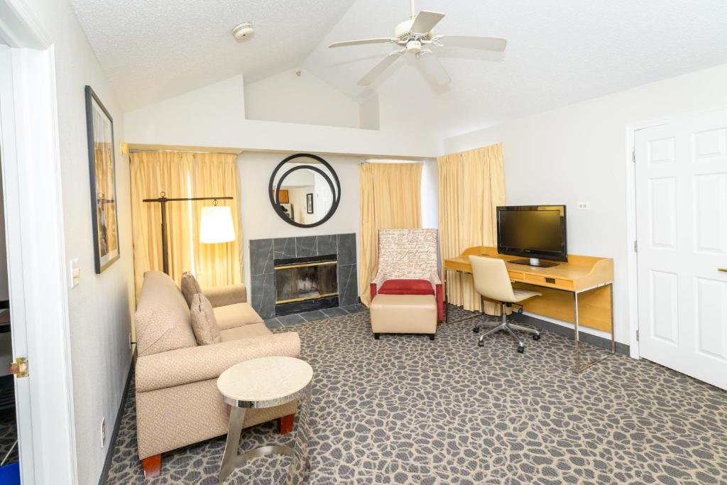 Philadelphia Suites at Airport - An Extended Stay Hotel - Deluxe Double Or Twin Room