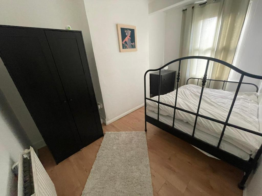 Islington Apartments