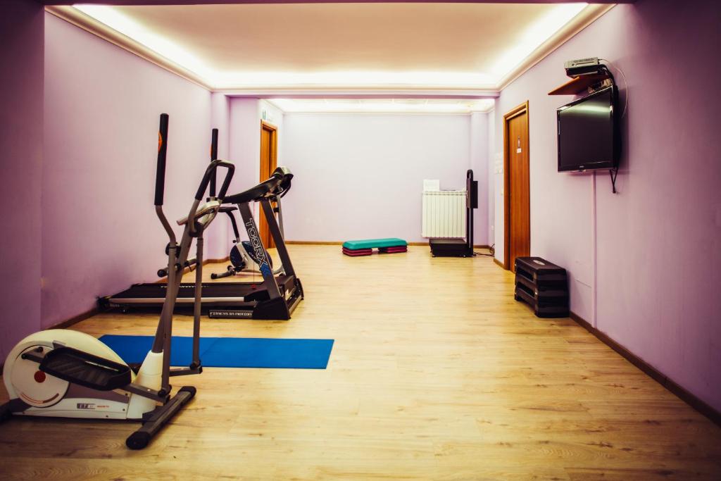 Fitness centrum a/nebo fitness zařízení v ubytování Terme Di Rapolla