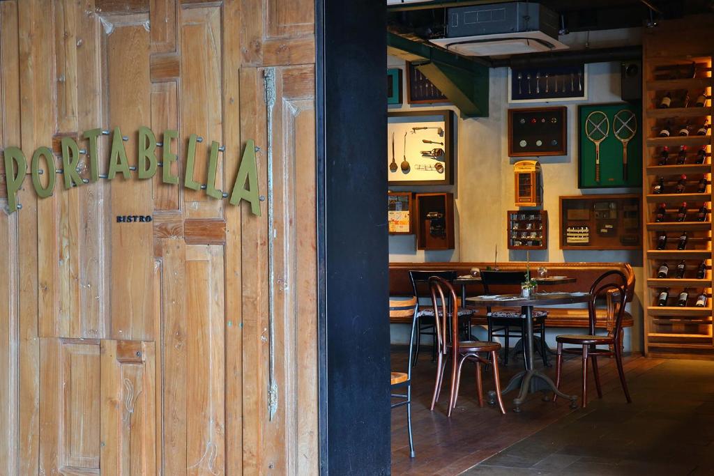 Certifikát, hodnocení, plakát nebo jiný dokument vystavený v ubytování THE 1O1 Bali Fontana Seminyak