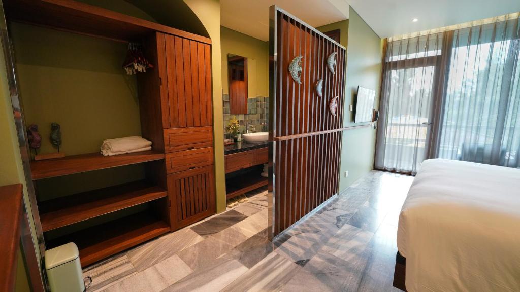 Phòng Giường Đôi Nhìn Ra Hồ Bơi