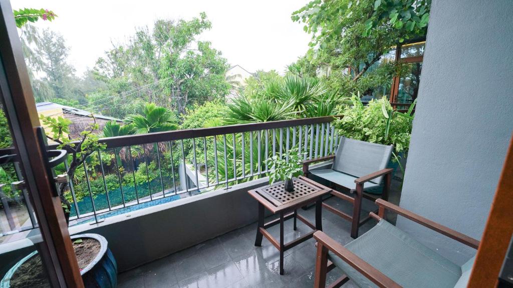 Phòng Có Giường Cỡ Queen Nhìn Ra Hồ Bơi