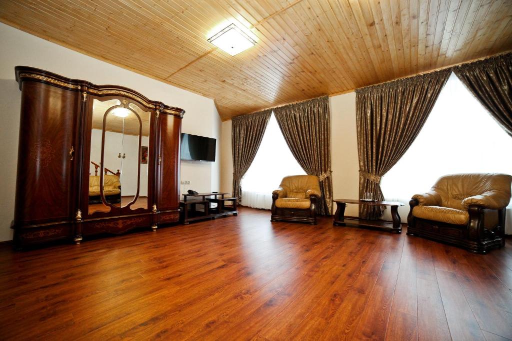 Alexandrovskaya Sloboda Hotel - Duplex Suite