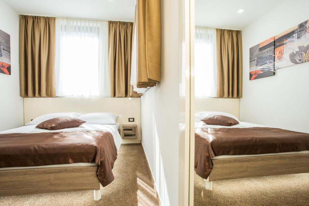 The Hotel National - Resim 44