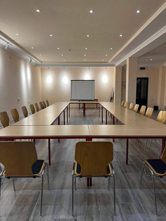 Konferenční prostory v ubytování Wald Hotel Lagodekhi Rooms