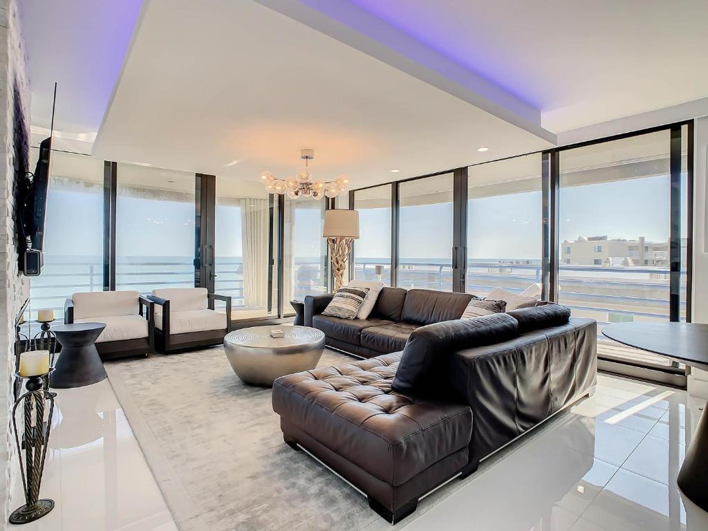 Luxury Oceanfront Penthouse With Wraparound Balcony preview