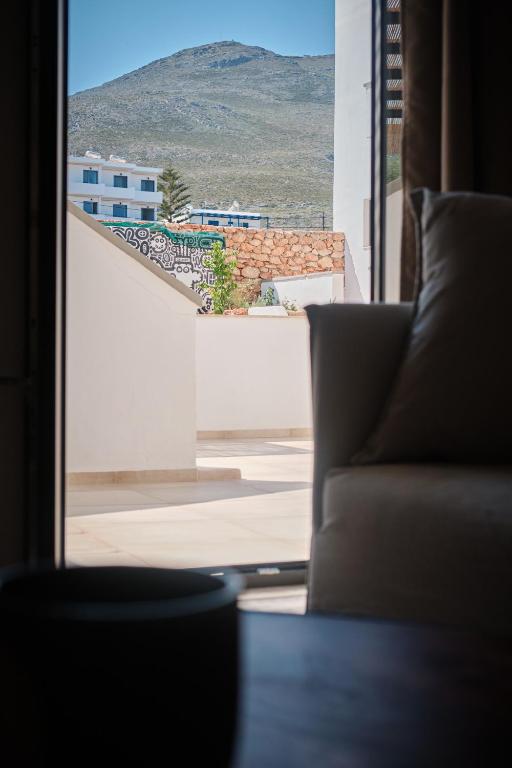 Nespecifikovaný výhled na hory nebo výhled na hory při pohledu z hotelu
