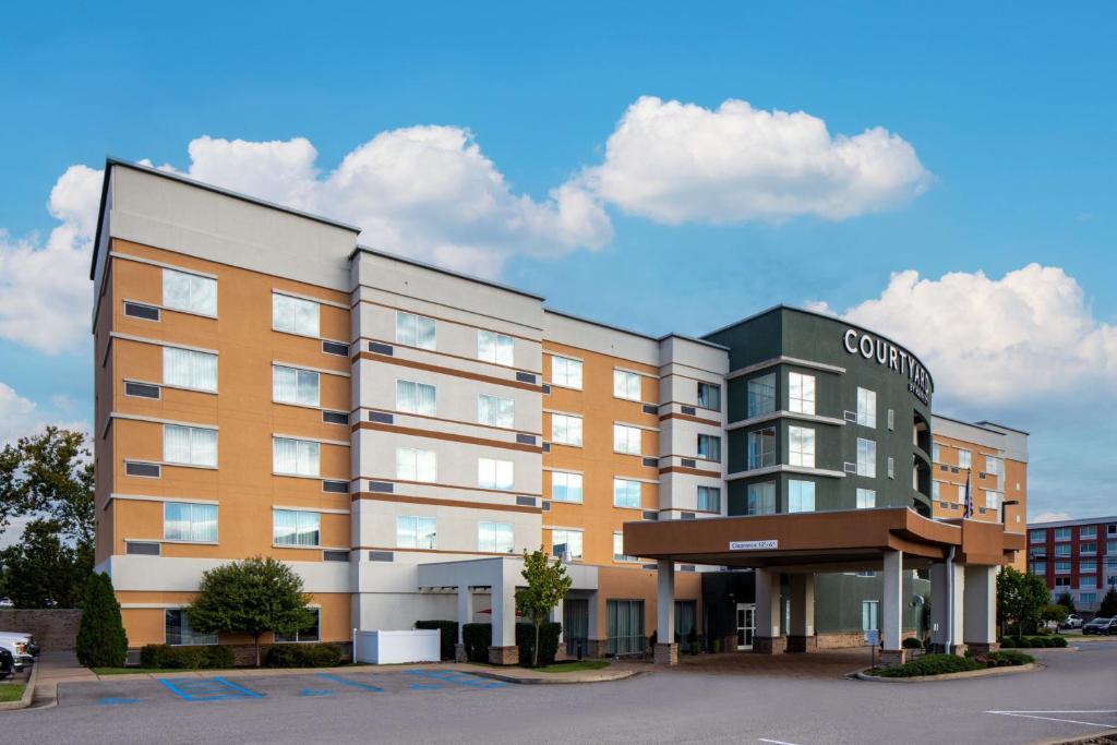 Courtyard by Marriott Charleston Downtown/Civic Center photo