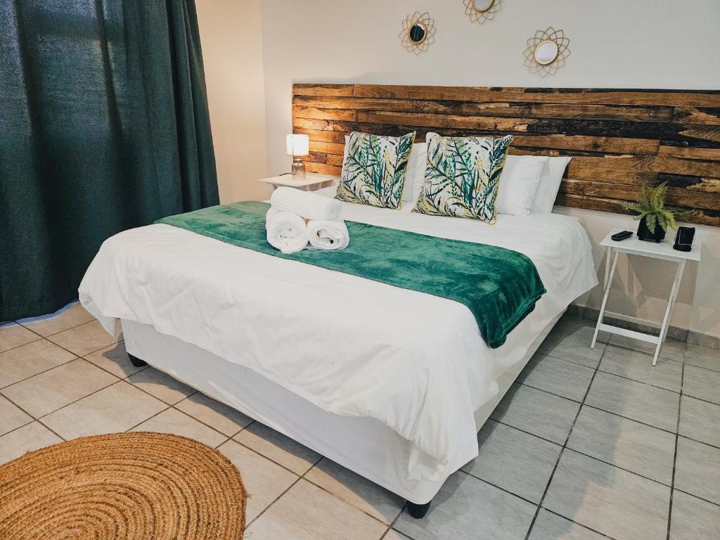 Sea Breeze Manor - Green Unit - Housity