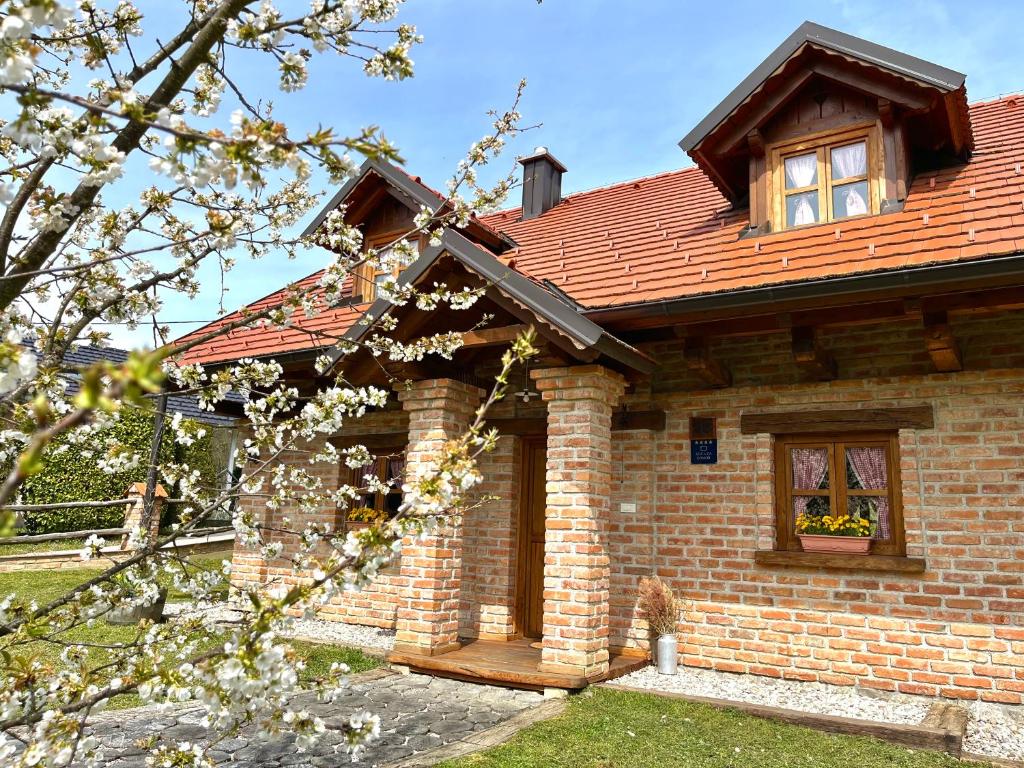 Budova, kde se vila nachází