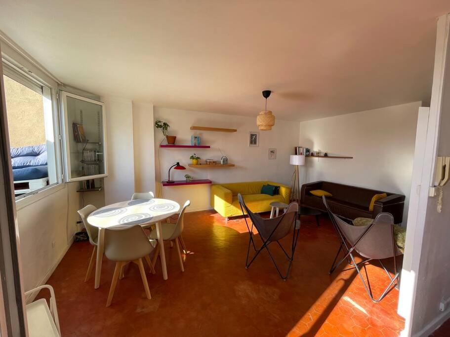 Photo de la galerie de l'établissement Petit nid plein soleil avec terrasse, à Marseille