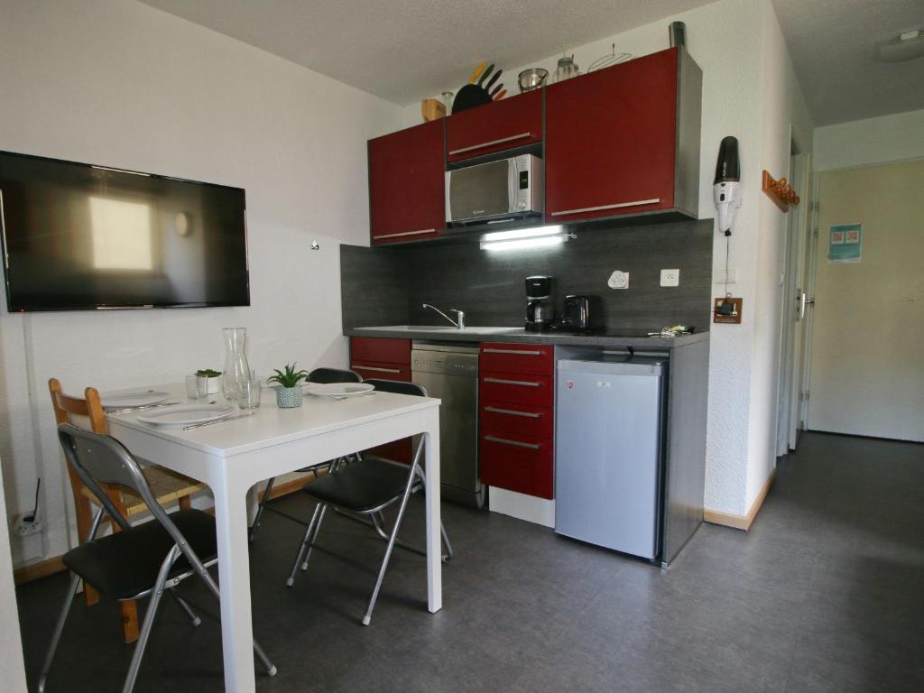 Kjøkken eller kjøkkenkrok på Appartement Saint-François-Longchamp, 2 pièces, 5 personnes - FR-1-635-81