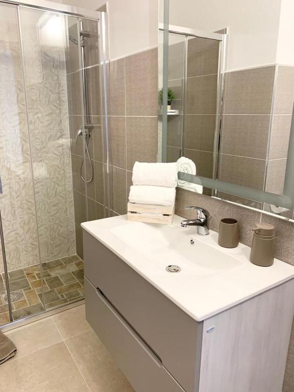 Koupelna v ubytování B&B Jolie Suite
