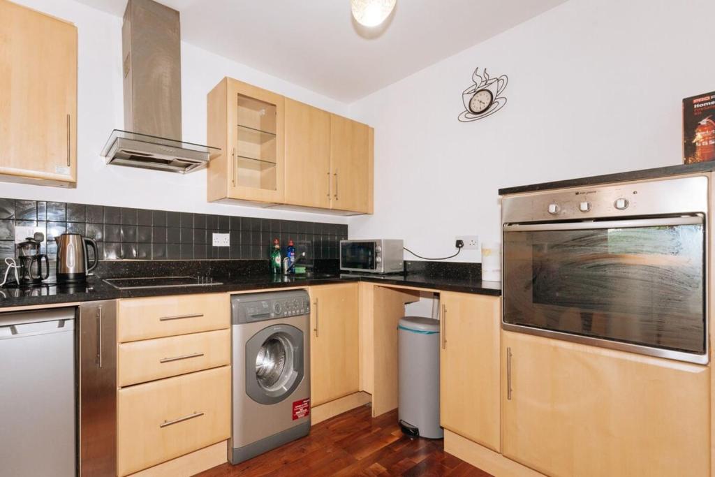 Gallery image of Exhilarating 2BD Flat with Outdoor Patio Dublin! in Dublin