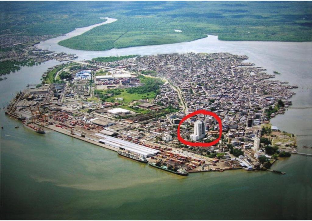 an island in the water with a red circle at Apartamento Buenaventura in Buenaventura