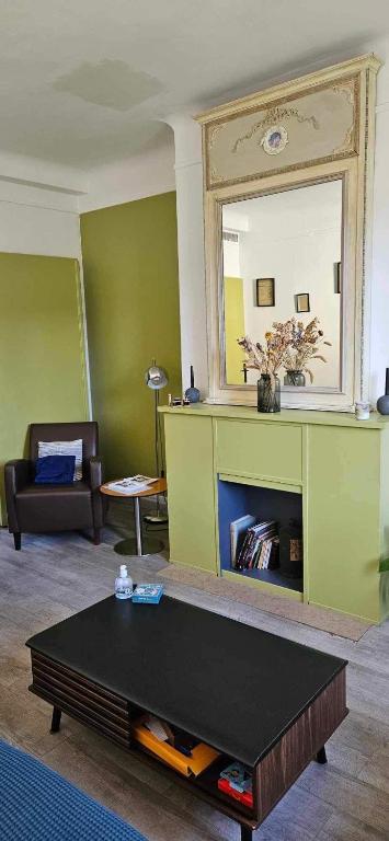 Posedenie v ubytovaní Appartement spacieux lumineux hypercentre