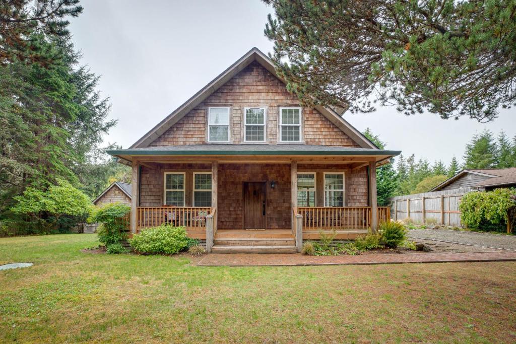 Historic District Home Walk to Willapa Bay!, Ocean Park (updated