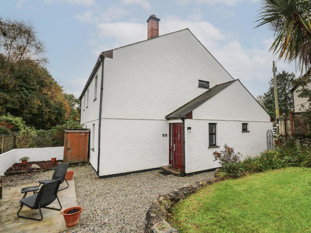 1 Riverside Cottage