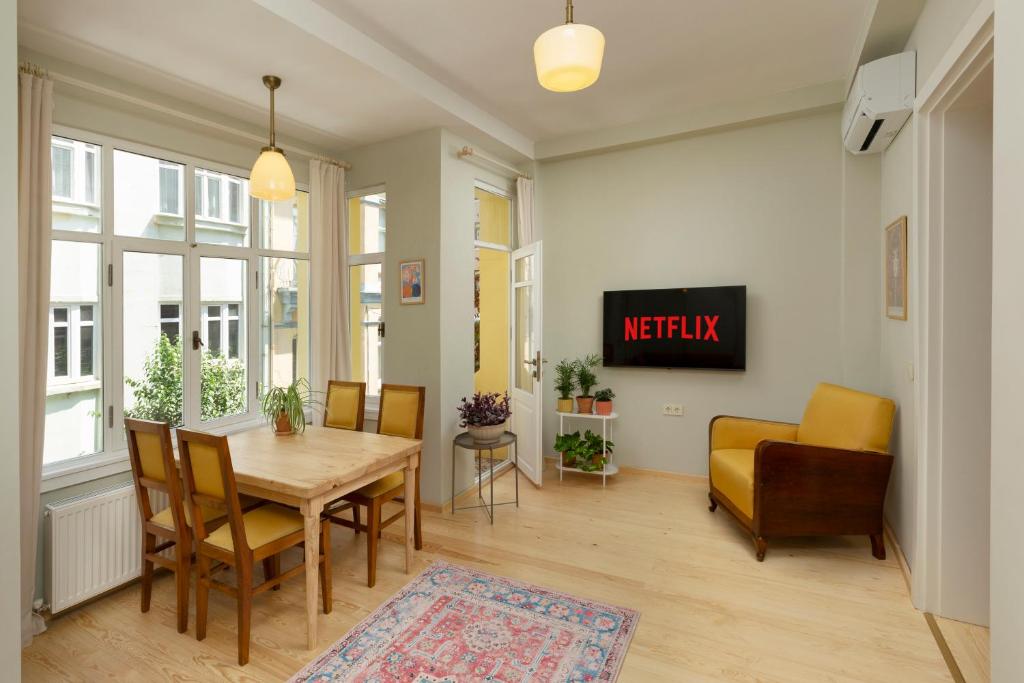 TV a/nebo společenská místnost v ubytování Lemon Apartments
