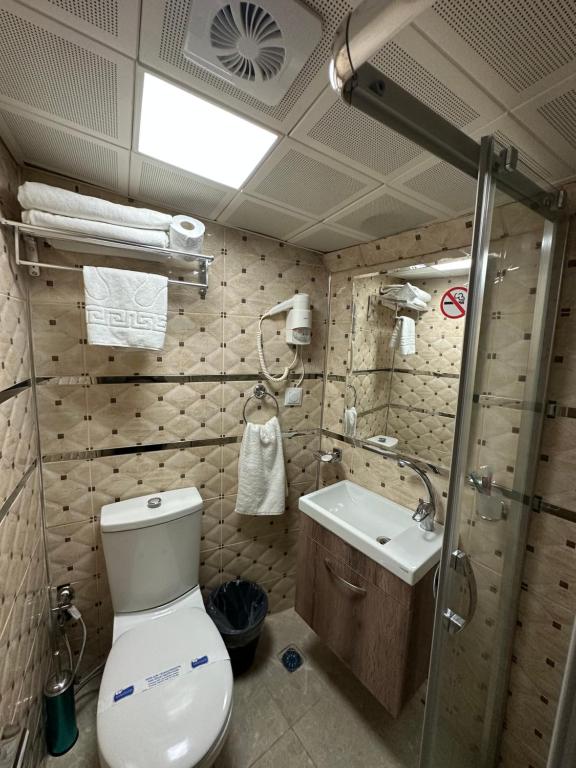 Koupelna v ubytování Line Suite Hotel