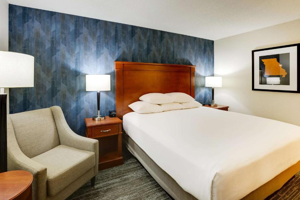 Drury Inn & Suites St. Louis St. Peters - Room De Deluxe King