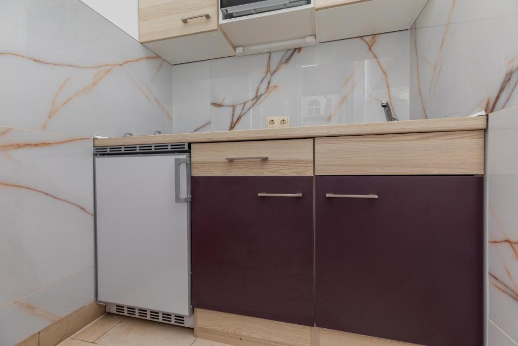 Kuchyňa alebo kuchynka v ubytovaní Apartment Duce 5973b