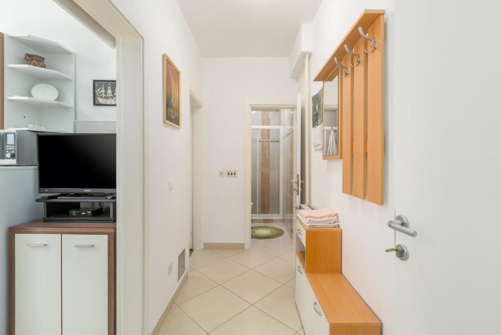 Kuchyňa alebo kuchynka v ubytovaní Apartments with a parking space Porec - 2216