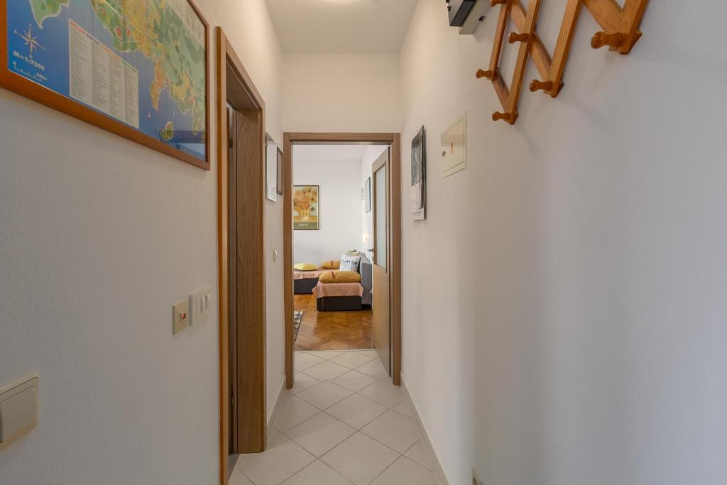 Posteľ alebo postele v izbe v ubytovaní Apartments with a parking space Porec - 2216
