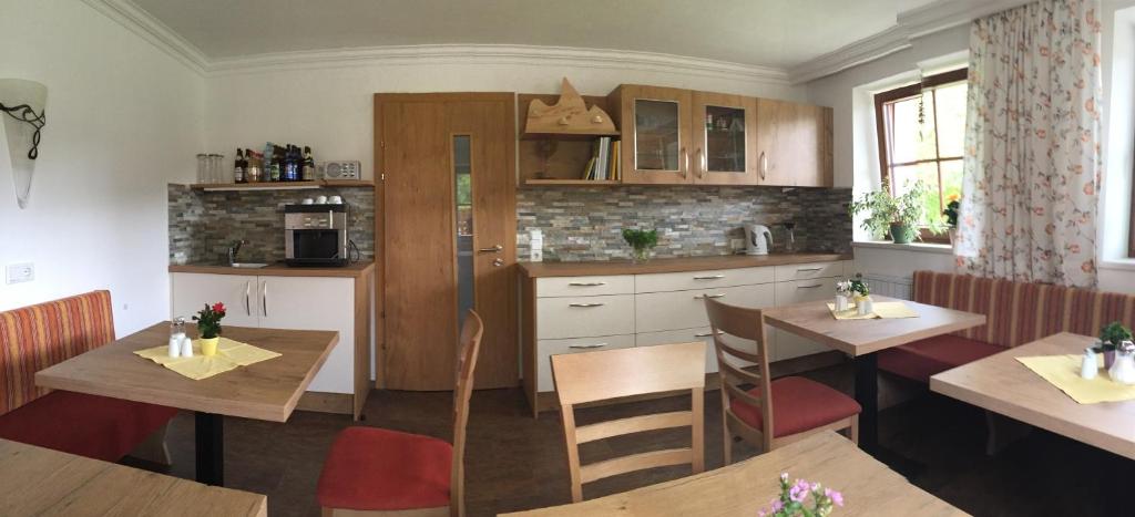 Kuchyň nebo kuchyňský kout v ubytování Landhaus Gemsenblick