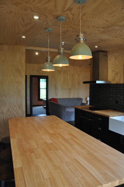 Renagour Cottage - Farmstay with Hot Tub!