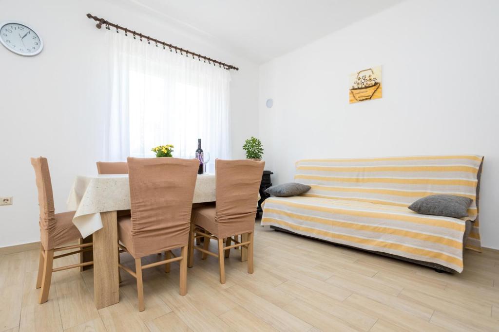 Posezení v ubytování Apartments by the sea Silo, Krk - 18703